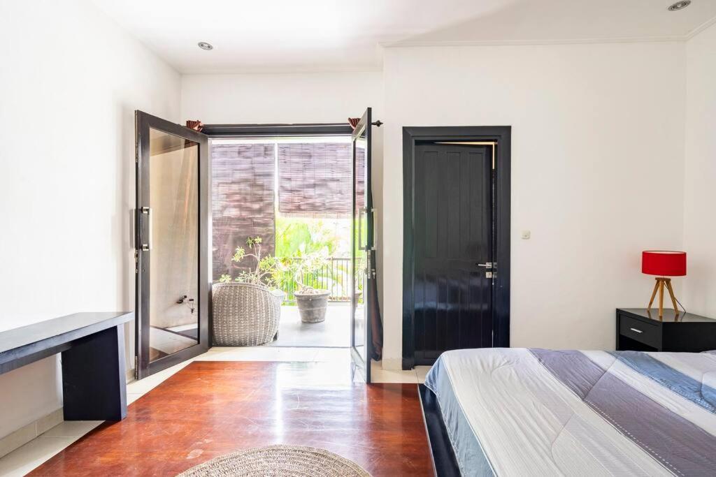 Villa Lingkar 89A Canggu Eksteriør bilde